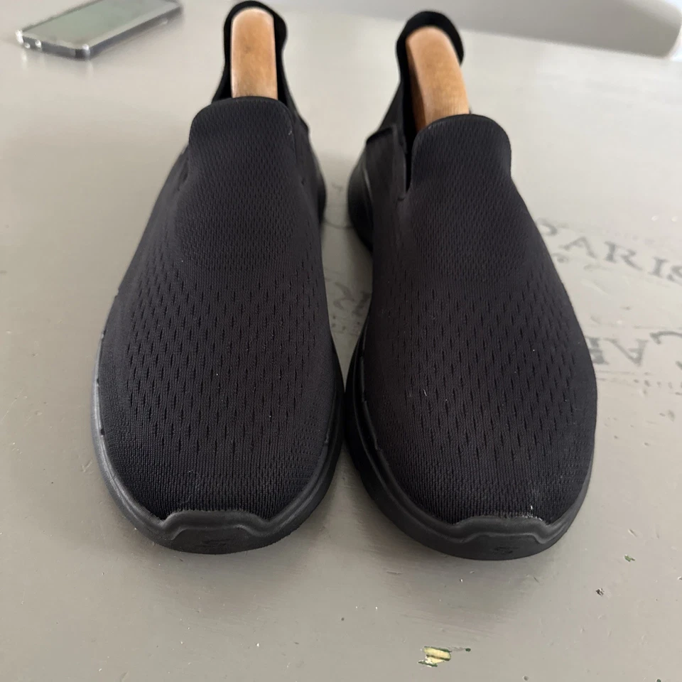 Skechers Arch Fit Triple Black Air Cooled Go Walk Comfort Trainers UK 9.5 - Image 2 of 4