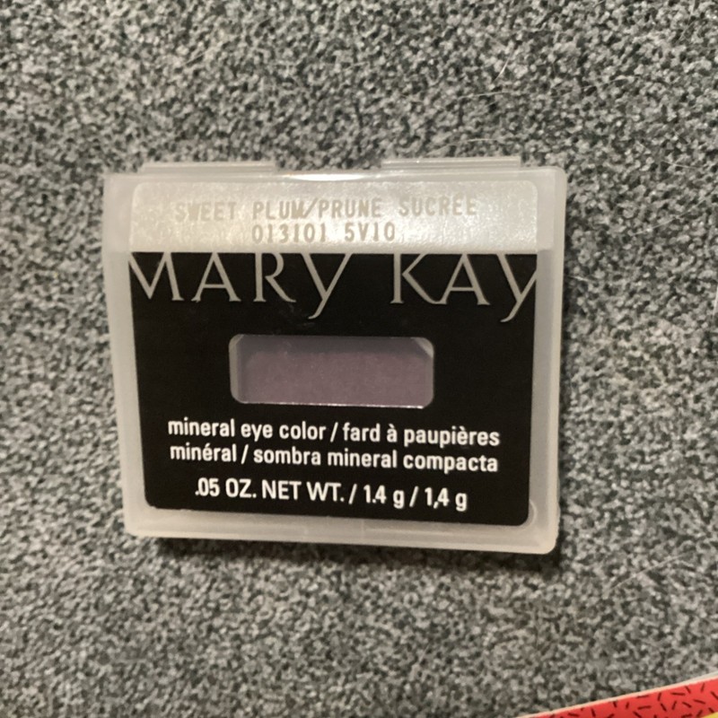 Mary Kay Mineral Eye Color ~ Sweet Plum ~ Discontinued ~ New in Package 