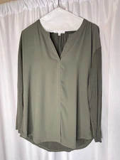 DR2 Womens Pullover Blouse Size Medium Long Sleeve Green V Neck