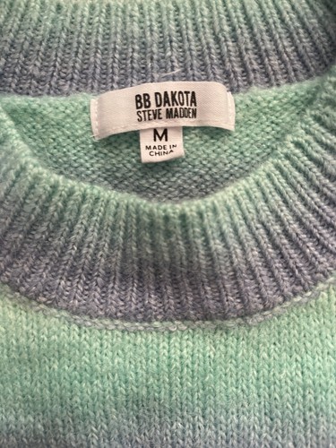 BB Dakota Steve Madden Pastel Blue Ombre Crop Sweater Fuzzy Soft Womens Medium - Picture 5 of 5