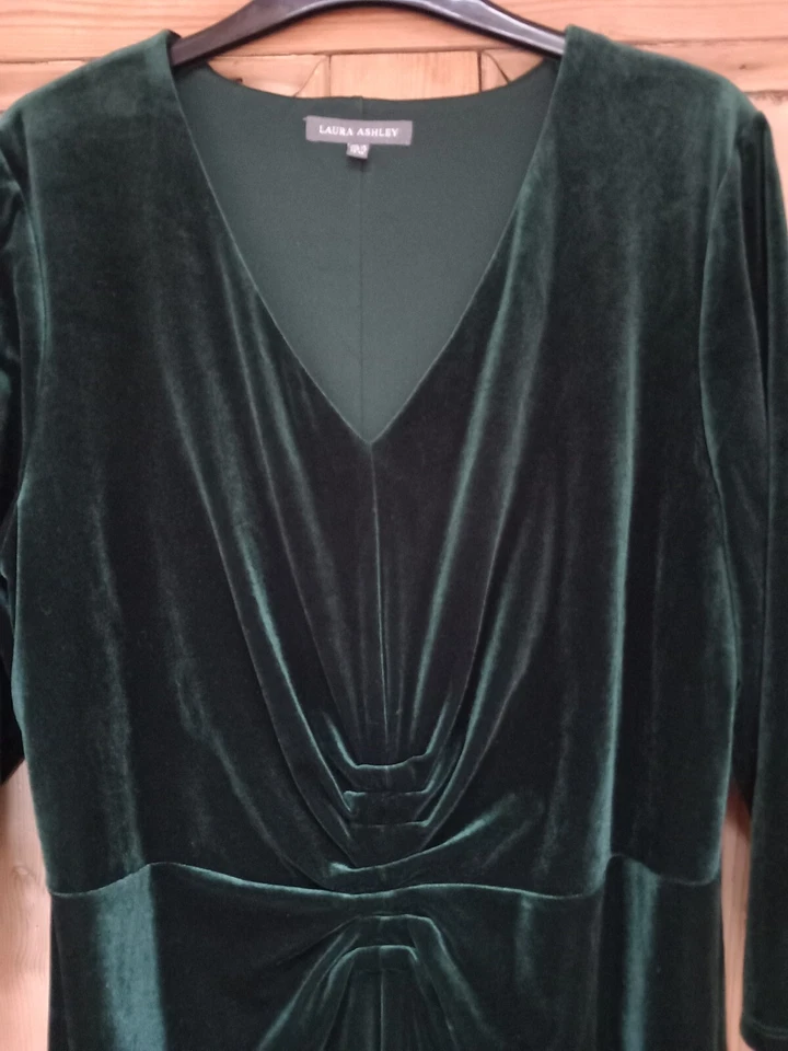 Vestido de fiesta de terciopelo verde Laura Ashley talla UK 18 EN MUY BUENA CONDICIÓN Foto 2 de 4