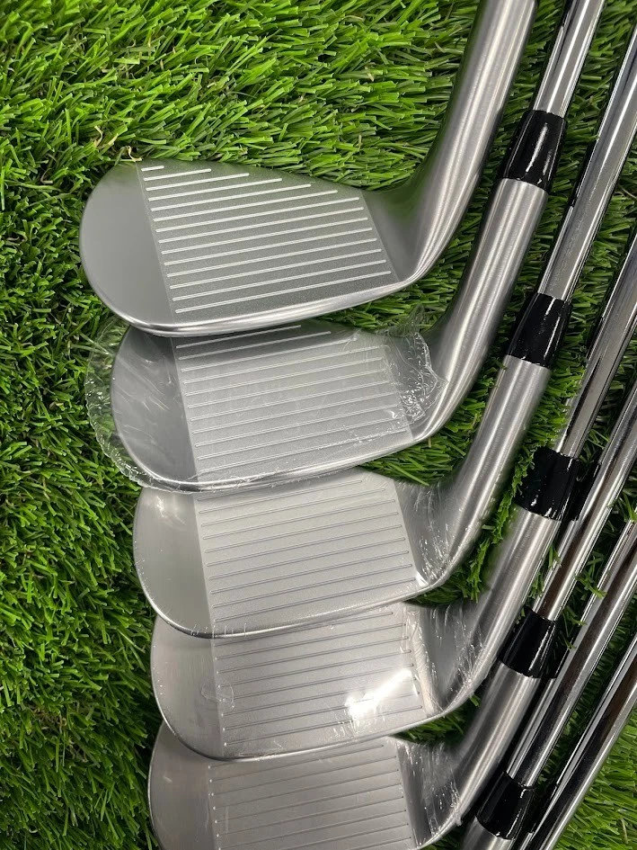 RH 2025 Titleist T-100 4-PW AMT White Stiff - Image 4 of 4