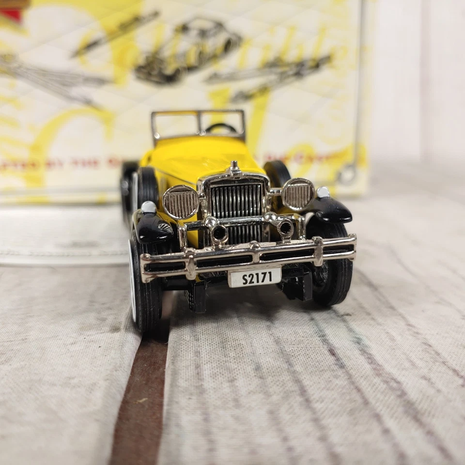 Matchbox Dinky 1931 Stutz Bearcat Yellow Diecast Car DYM35179 - NEW OPEN BOX - Image 4 of 4