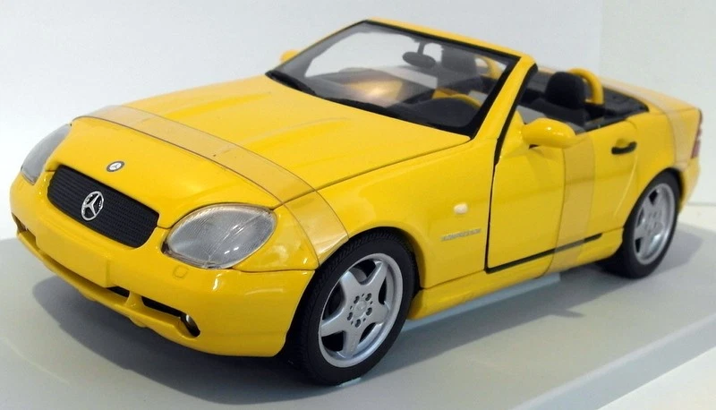 UT Models 1/18 Scale Diecast - 26152 Mercedes Benz SLK AMG Yellow - Image 2 of 4