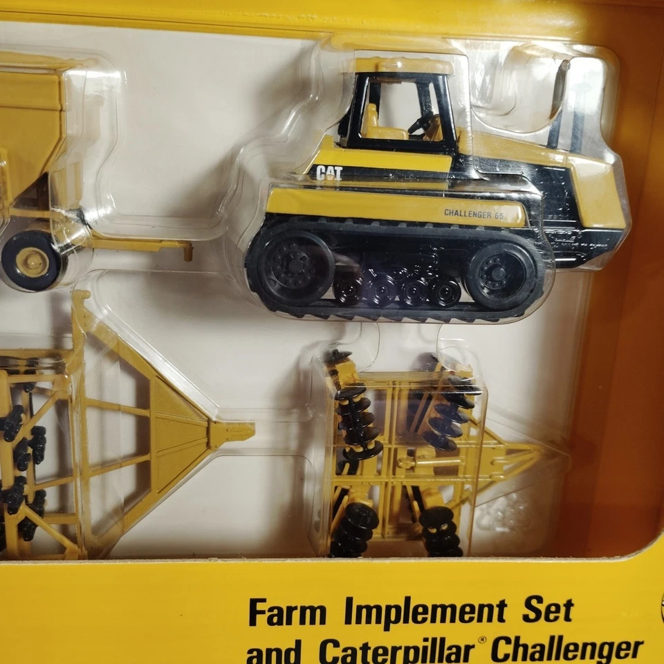 Ertl Cat Farm Implement Set & Caterpillar Challenger #1806 1:64 Vintage Box - Image 3 of 4