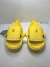 Shark Slides Novelty Sandals Casual Beach Shoes Mens Sz 7.5 40/41 Yellow
