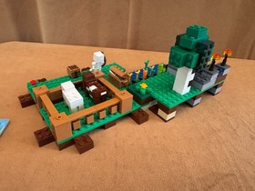 21114 LEGO Complete Minecraft: The Farm with manual & all minifigures