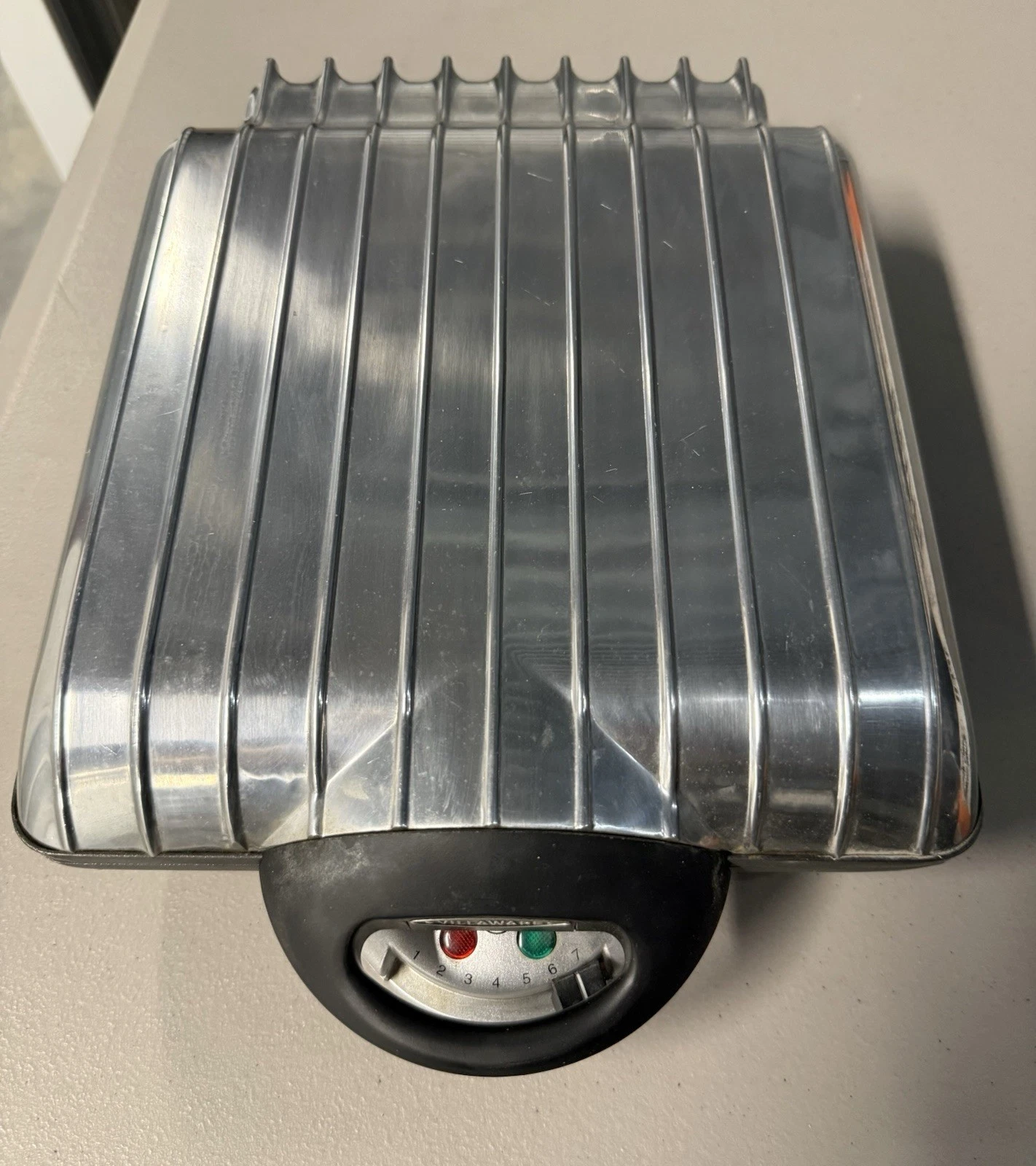 Vintage VillaWare Uno Model 2001 Belgian Waffle Maker Tested Works
Opens in a new window or tab