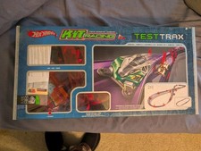 Hot Wheels Kit Racing Test Trax Set 56599-071...