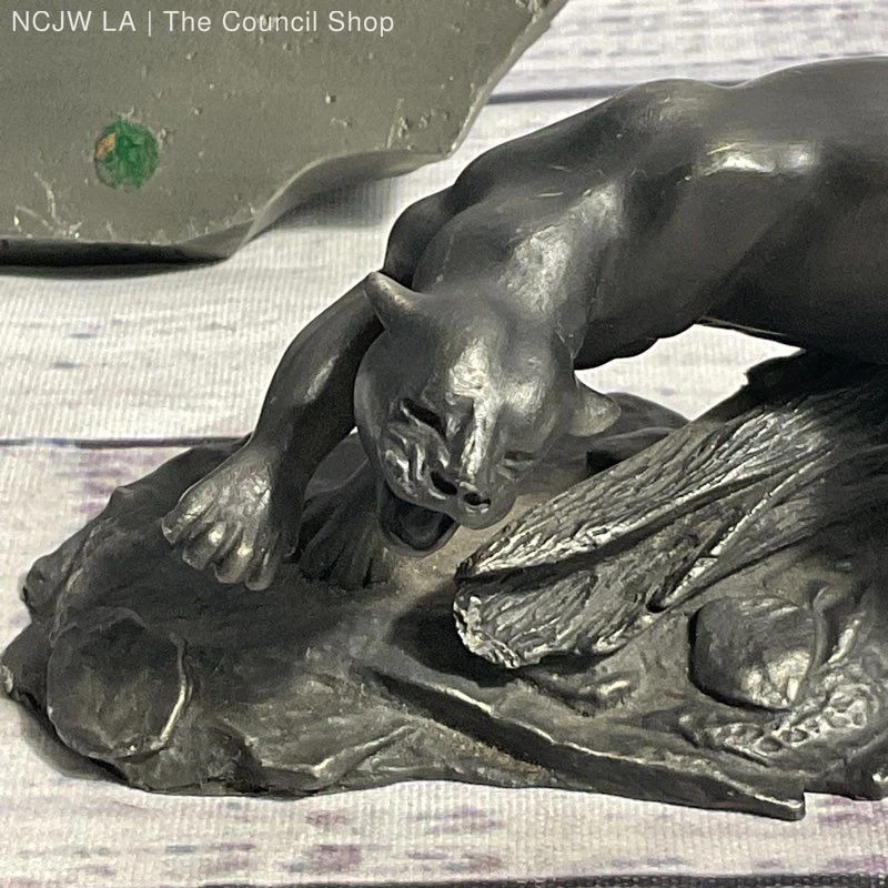 Juego de 2 estatuillas de animales de peltre de colección The Franklin Mint oso polar, león de montaña Foto 4 de 4