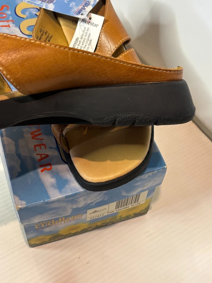 Sandalias de cuña Cobbie Cuddlers para mujer de cuero marrón cómodas con flores 9 1/2 Foto 4 de 4