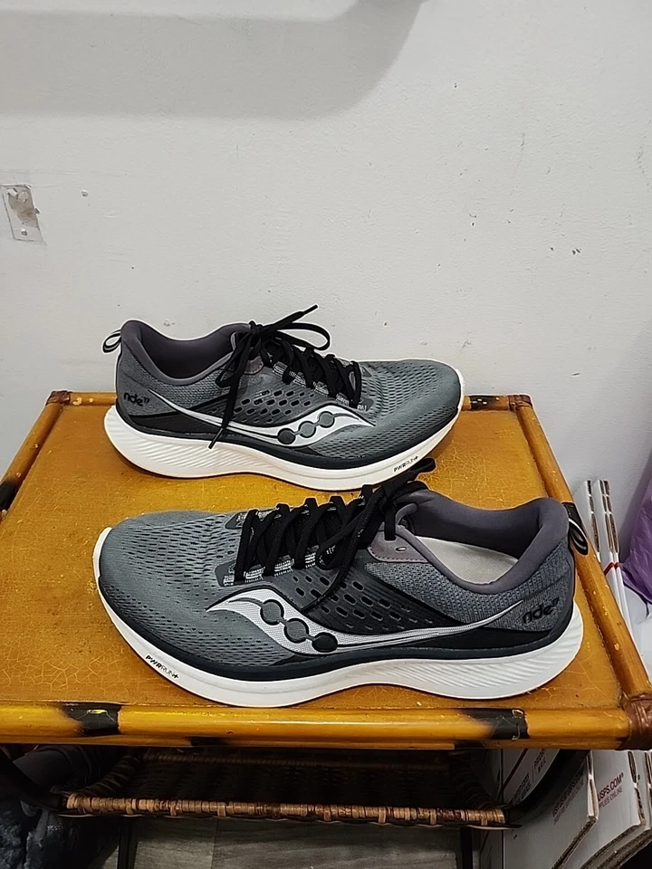 Zapatilla deportiva Saucony Ride 17 para hombre talla 12 Foto 4 de 4