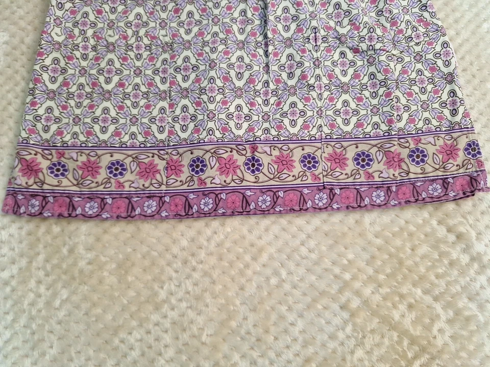 Blusa Médica Mujer Marca Cruz Blanca Talla XS Floral Morado, Rosas, Marrón, Marfil Foto 2 de 4