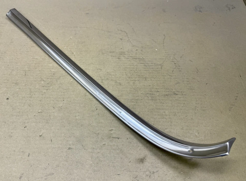 Ford Thunderbird 1961-1963 tablero superior moldura diestro Foto 4 de 4