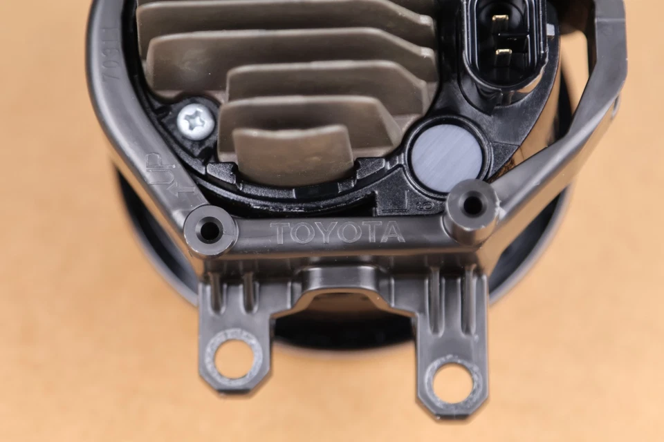 ¡Nuevo! Luz antiniebla LED delantera izquierda izquierda OEM Lexus RX350 RX350L RX450h 2016-2020 Foto 4 de 4