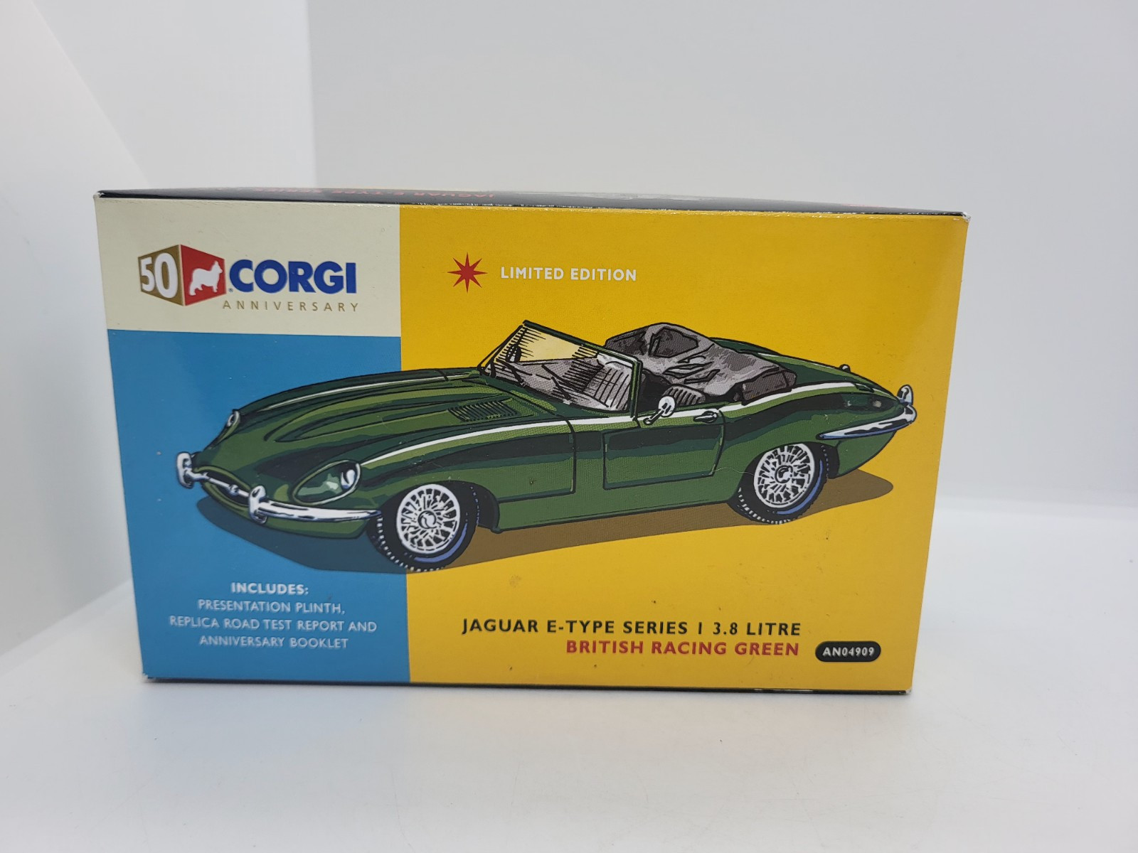 Corgi AN04909 Jaguar E-Type Series 1 3.8 Litre British Racing Green