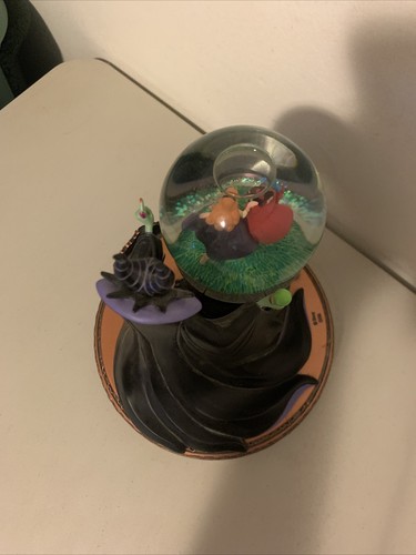 Globo de Nieve Giratorio Musical Maléfica Villanos Disney Bella Durmiente - Imagen 8 de 11