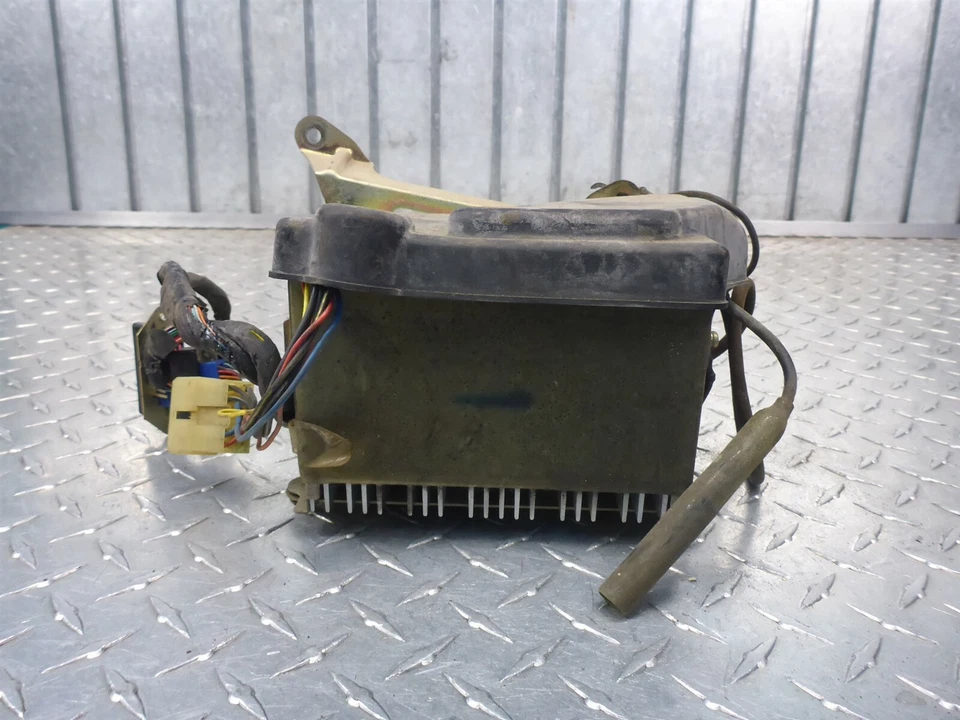 84 Yamaha Venture XVZ12 1200 радиоусилитель усилитель в сборе  - Изображение 3 из 4