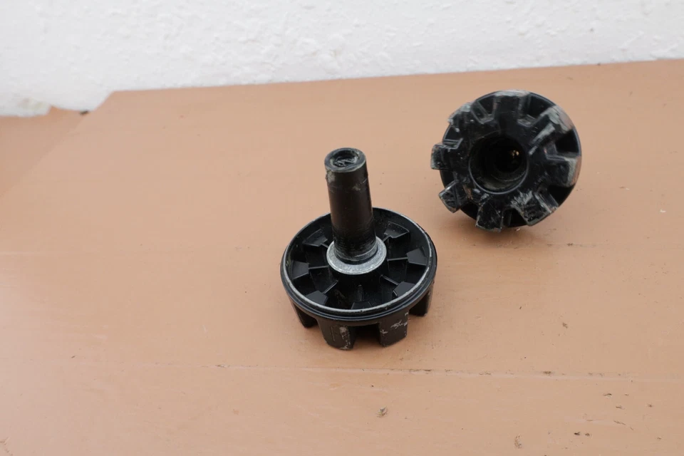 Tuerca de mango de empuje para cortacésped comercial Lawn Boy 680503 OEM (2) 613358 Foto 4 de 4