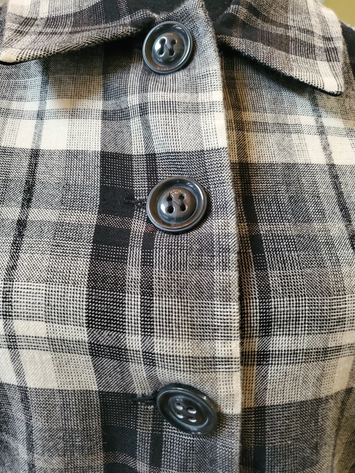 Chaqueta a cuadros Thalian para mujer tostada y negra con puños rojos talla 10  Foto 3 de 4