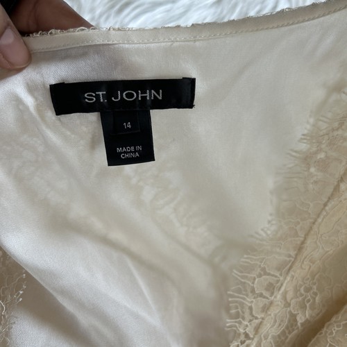 St. John Short Sleeve All Lace Top Sz 14 - Picture 12 of 13