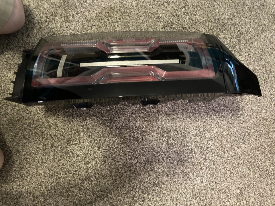 Задний фонарь со стороны водителя для Hummer Ev 2025 - Изображение 2 из 4