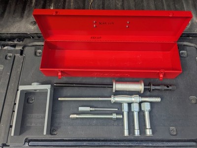 Snap-On Blind Hole Bearing Puller Set GC45 (1'' to 1-3/4'') Metal Box Nice