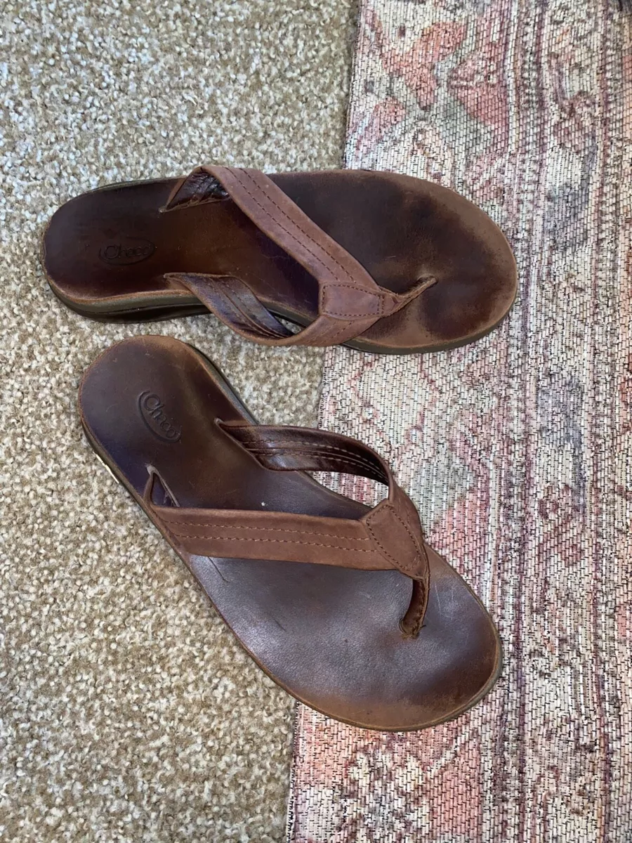 Chaco Women s Size 7 Brown Leather Slip On Thong Flip Flop Sandal GUC
