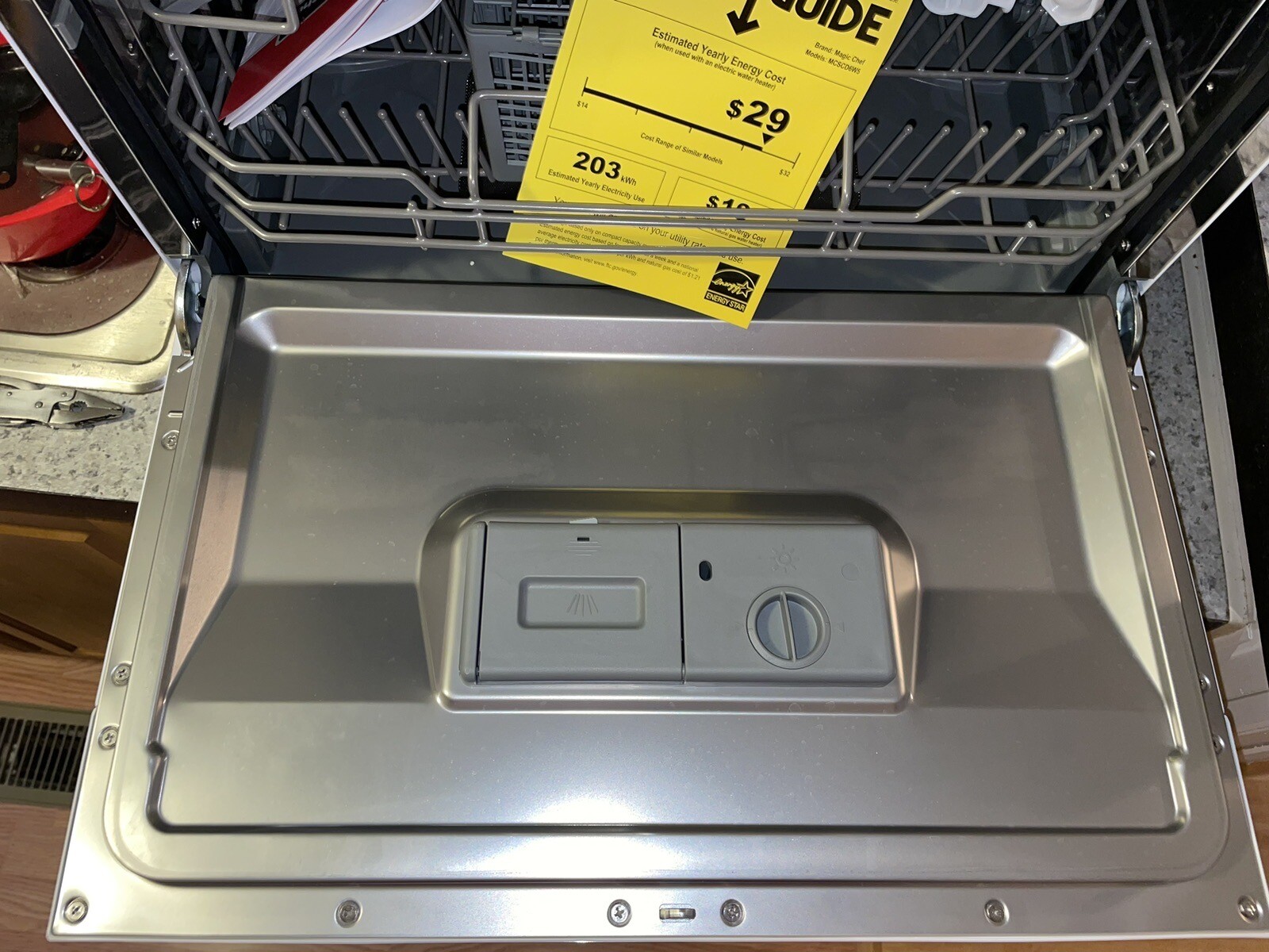 Magic Chef MCSCD6W5 Energy Star 6Place Setting Countertop Dishwasher
