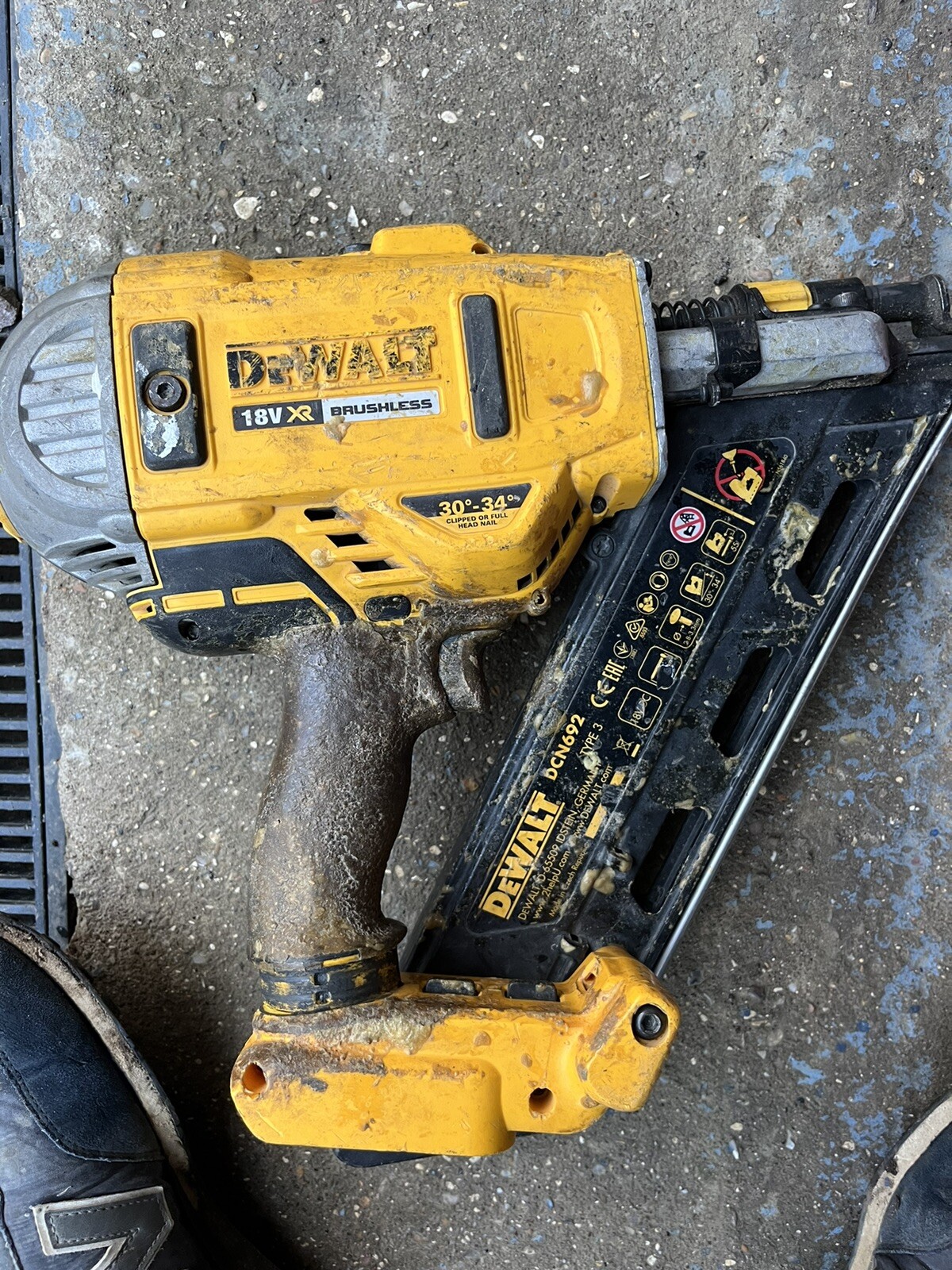 Dewalt nail gun 1st fix nailer Dcn692 Type 3 Brushless Xr Li Ion 18v