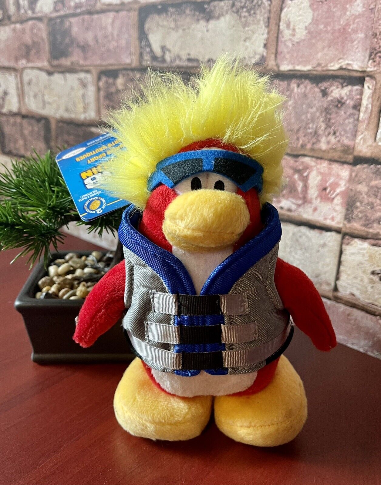 Club Penguin Series 6 Water Sport Plush Figure (Version 1) 