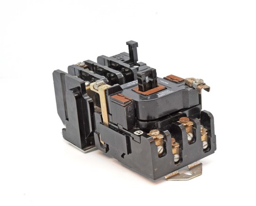 Relé de sobrecarga GE 15D21G002 NEMA B600 3 polos - Imagen 6 de 6