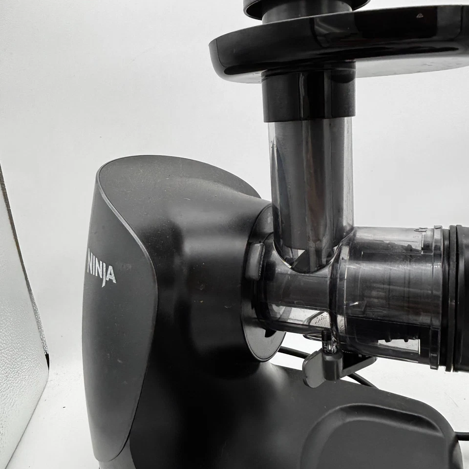 Ninja Cold Press Juicer Pro JC100 – 150W Masticating Juicer w Accessories/Manual - Image 2 of 4