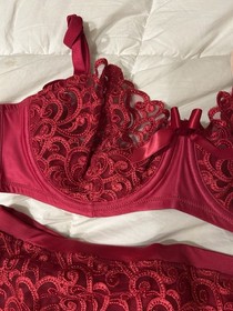Victoria's Secret unlined 36 C  BRA SET M garter panty RED Lace NEW With Tags
