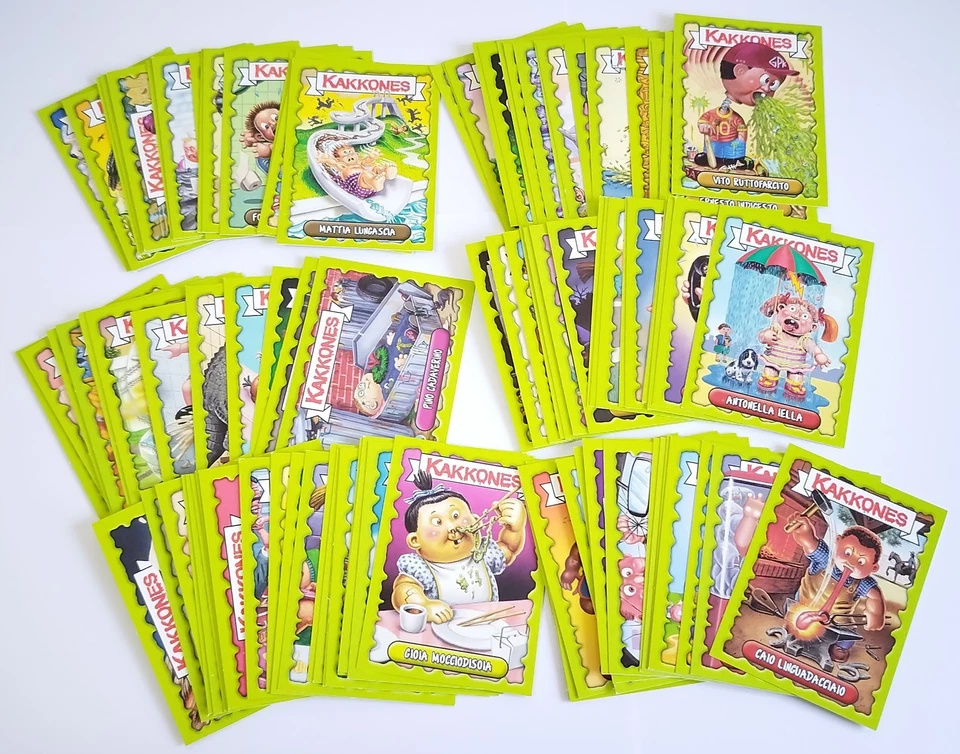 Kakkones Cards Game Set Completo 96 Cards + Raccoglitore Sgorbions GPK - Immagine 3 di 4