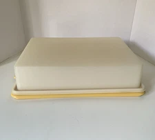 Vintage Tupperware Harvest Gold Rectangular Sheet Cake Carrier/Storage W/ Lid