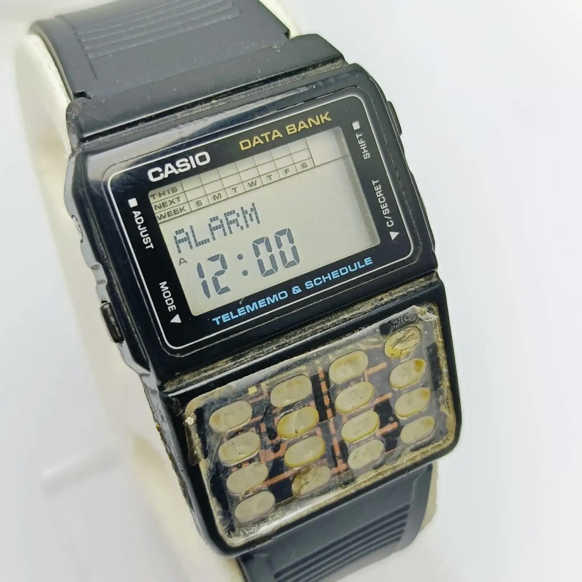 Casio Data Bank DBC-61 Calculator 676 Digital Vintage Men's Watch