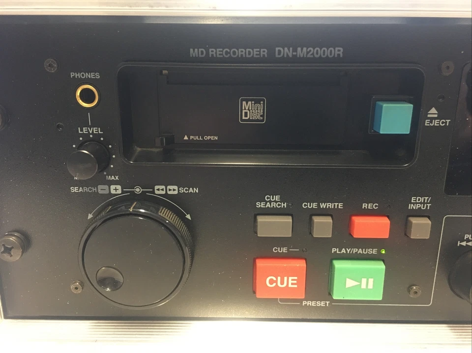 DENON DN-M2000R High-End Minidisc Recorder inkl. Transport Case - vom Händler - Bild 2 von 4