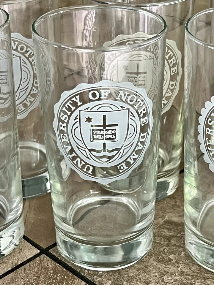 6 University Notre Dame Drinking Glasses (2) ND Monogram & (4) w/ ND Crest 5.5” Foto 4 de 4