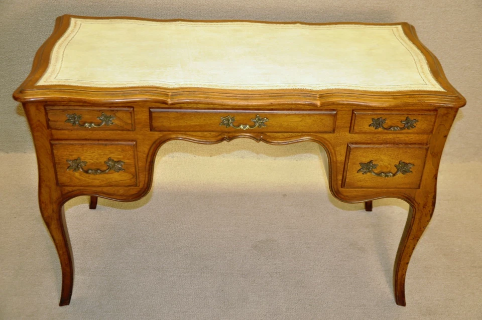 Escritorio tocador country estilo francés roble cuero blanco original de Romweber  Foto 2 de 4