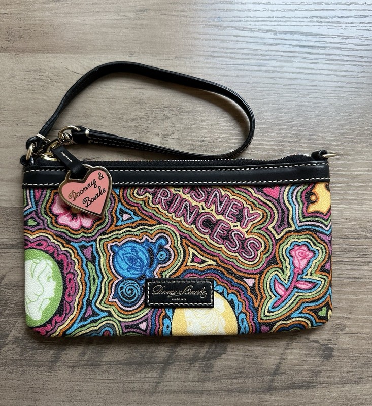DISNEY PARKS Rare DOONEY & BOURKE “Pop Art” Disney Princess Wristlet NWOT