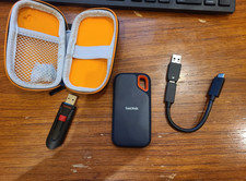 SanDisk Extreme Portable SSD 1TB SDSSDE60-1T00, 32GB USB, Case