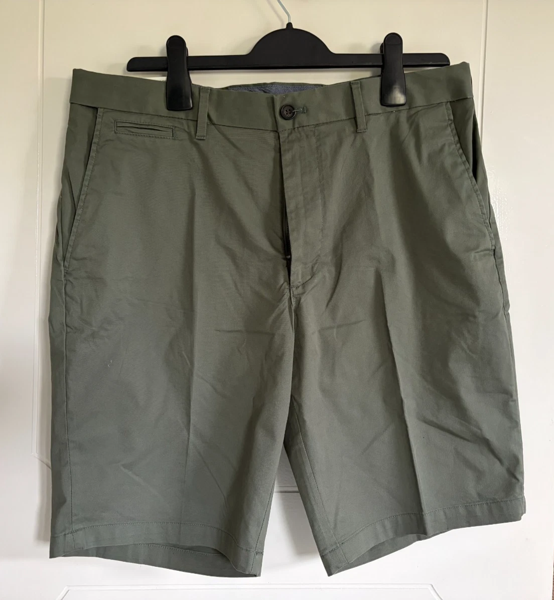 M&S Regular Fit Super Lightweight Chino Shorts - Moss - Brand NEW WITH TAGS
Opens in a new window or