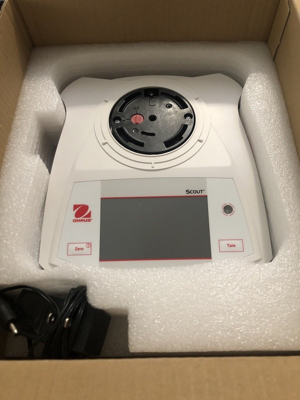 Ohaus Scout STX1202 Touchscreen Portable Balance Scale 