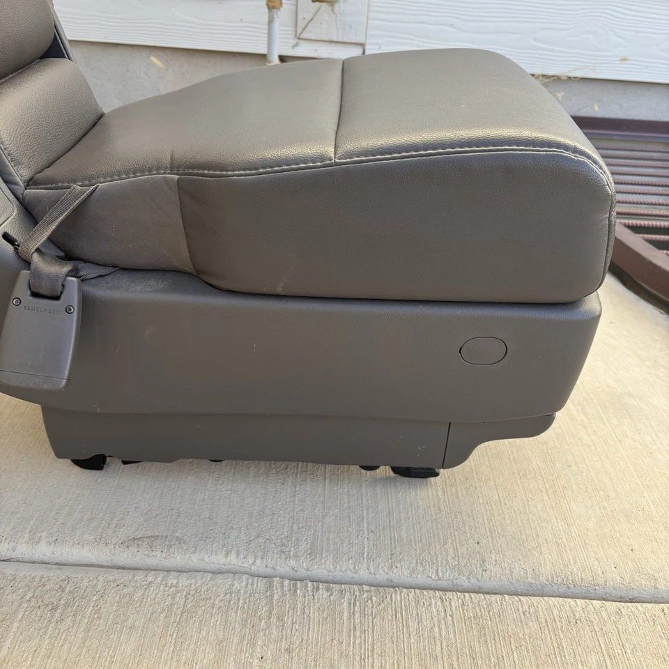 Honda Odyssey 2011-2017 segunda fila asiento de salto medio gris oscuro OEM Foto 4 de 4