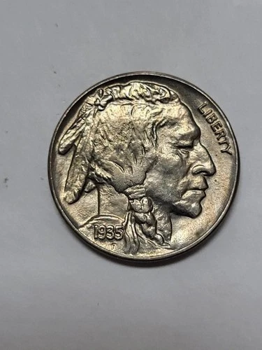 1935 Buffalo Nickel  UNCIRCULATED !!