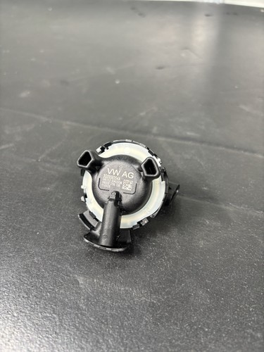 2018- 2023 VOLKSWAGEN ATLAS FRONT LEFT  SENSOR OEM 3Q0959354A - Picture 2 of 3