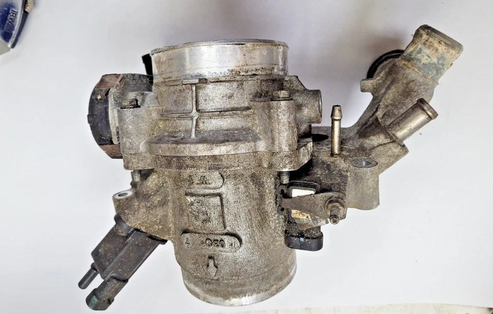 КОРПУС ДРОССЕЛЬНОЙ ЗАСЛОНКИ CADILLAC DTS 4,6 л с ПОДСТАВКОЙ - Б/У - Изображение 2 из 4