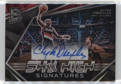 2022-23 Panini Spectra Sky High Signatures 83/99 Clyde Drexler Auto HOF e0h