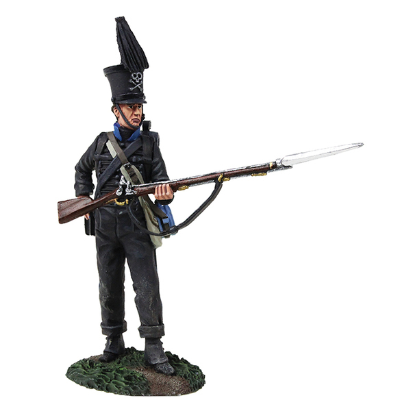 BRITAINS 36154 - Brunswick Leib Battalion Reaching for Cartridge No.1 Diecast